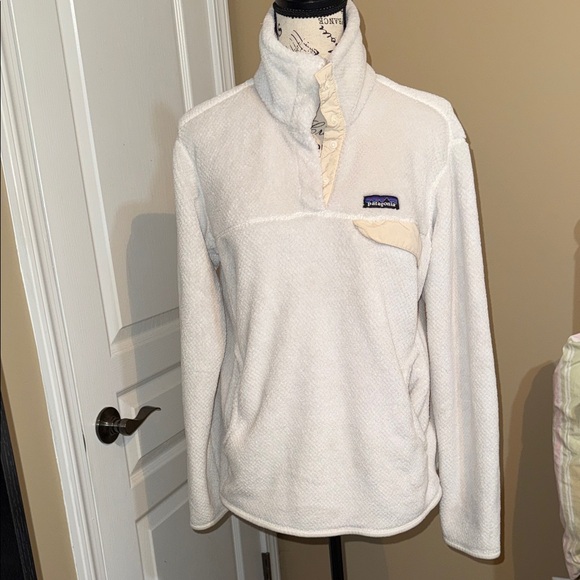 Patagonia Jackets & Blazers - Patagonia Off-White Fleece Pullover